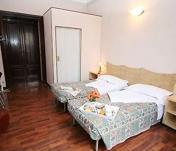 Hotel Brasil Milán 0*,  Italia