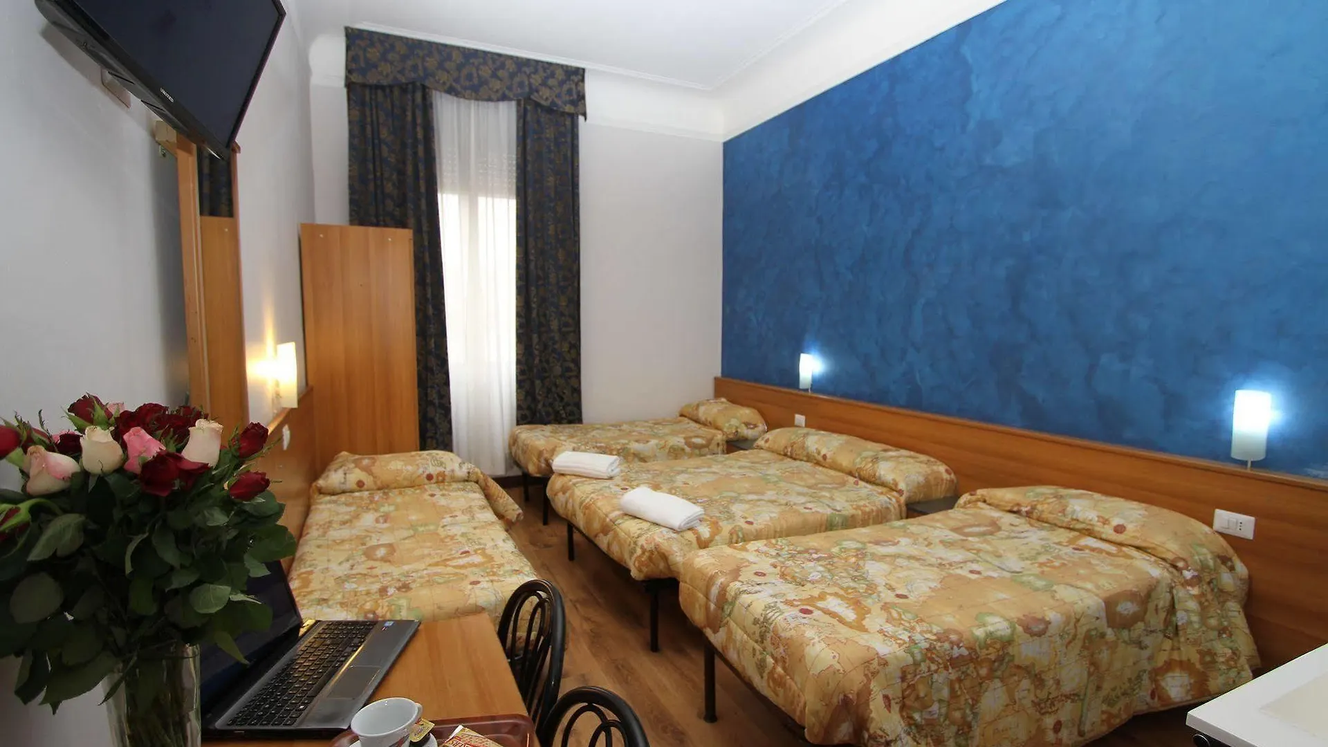 Hotel Brasil Milán 0*,  Italia